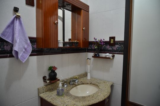 Banheiro Social de casa à venda com 4 quartos, 390m² em Vila Francisco Matarazzo, Santo André