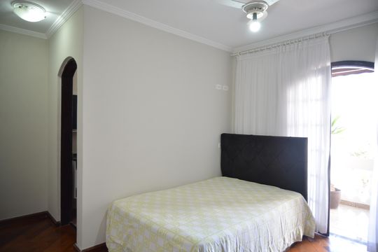 Suíte 3 de casa à venda com 4 quartos, 390m² em Vila Francisco Matarazzo, Santo André