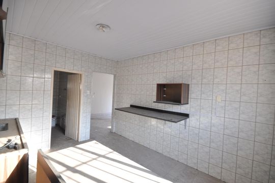 Edícula de casa à venda com 4 quartos, 109m² em Vila Nivi, São Paulo
