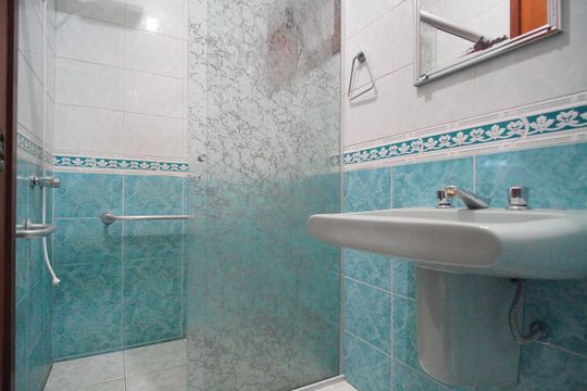 Banheiro Social de casa à venda com 2 quartos, 186m² em Guarani, Novo Hamburgo