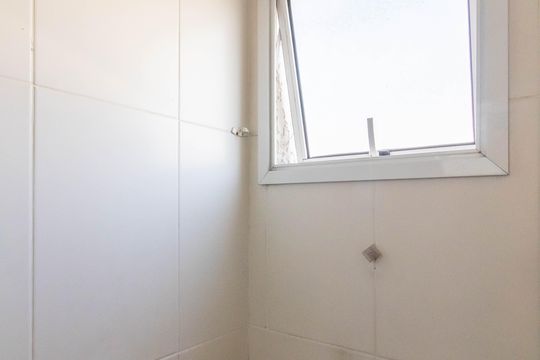 Banheiro de apartamento à venda com 1 quarto, 60m² em Centro, Guarulhos