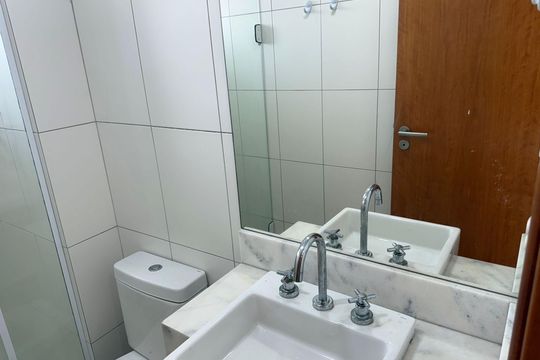 Banheiro de apartamento para alugar com 2 quartos, 100m² em Vila Matias, Santos