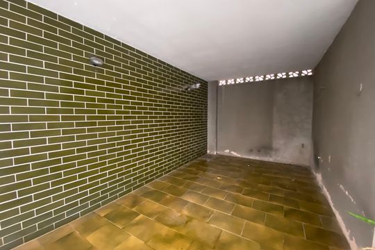 Garagem de casa à venda com 2 quartos, 85m² em Todos Os Santos, Rio de Janeiro