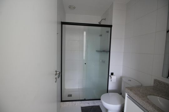Banheiro da Suíte 2 de apartamento à venda com 2 quartos, 80m² em Barra Olímpica, Rio de Janeiro