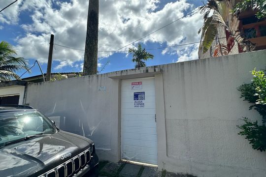 Fachada de casa de condomínio à venda com 3 quartos, 160m² em Vargem Grande, Rio de Janeiro