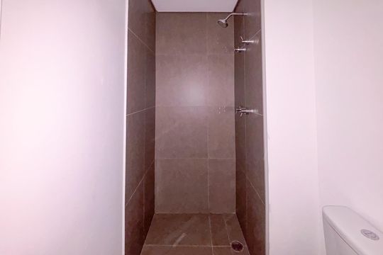 Banheiro de kitnet/studio à venda com 1 quarto, 13m² em Cerqueira César, São Paulo