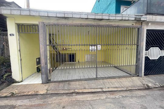 Fachada de casa à venda com 2 quartos, 120m² em Jardim Nelly, São Paulo