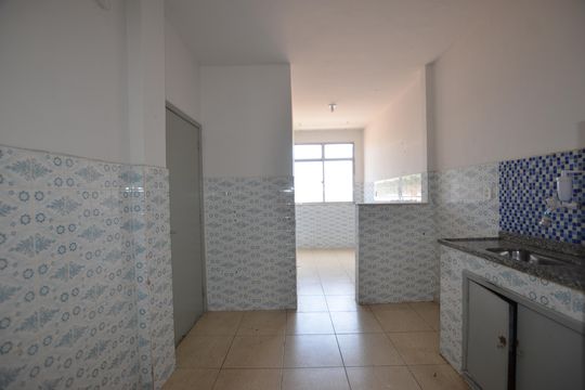 Cozinha de apartamento para alugar com 2 quartos, 60m² em Cascadura, Rio de Janeiro