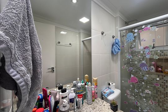 Banheiro Social de apartamento para alugar com 3 quartos, 81m² em Vila Amélia, São Paulo