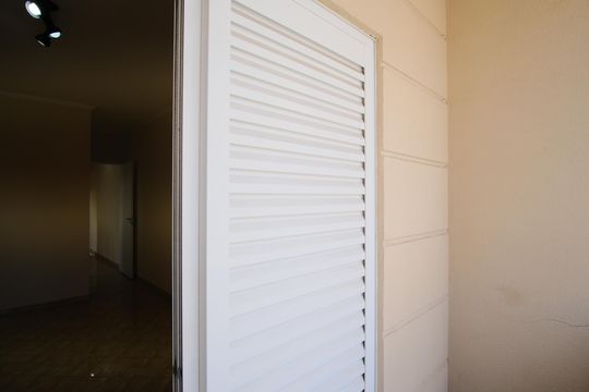 Varanda da Suíte 1 de casa à venda com 3 quartos, 216m² em Chácara Seis de Outubro, São Paulo