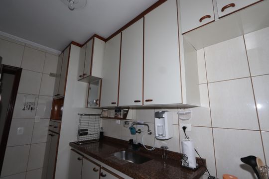 Cozinha de apartamento à venda com 3 quartos, 73m² em Parque Tomas Saraiva, São Paulo