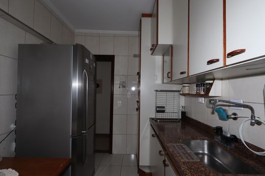 Cozinha de apartamento à venda com 3 quartos, 73m² em Parque Tomas Saraiva, São Paulo