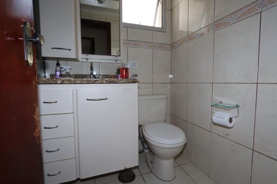 Banheiro de apartamento à venda com 3 quartos, 73m² em Parque Tomas Saraiva, São Paulo
