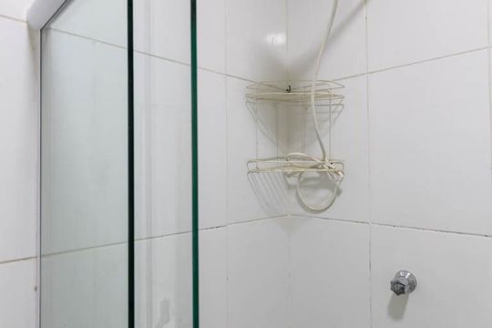 Banheiro Social de kitnet/studio para alugar com 1 quarto, 26m² em Campos Elíseos, São Paulo