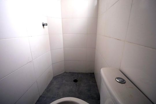 Banheiro de apartamento à venda com 2 quartos, 44m² em Jardim Utinga, Santo André
