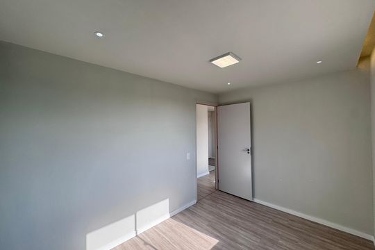 Quarto 1 de apartamento para alugar com 2 quartos, 43m² em Recreio dos Bandeirantes, Rio de Janeiro