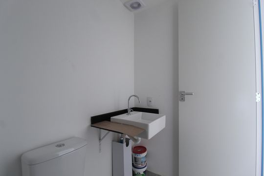 Banheiro de kitnet/studio para alugar com 1 quarto, 25m² em Vila Olímpia, São Paulo