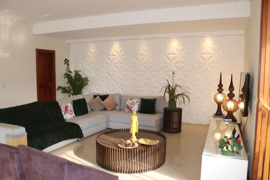 Casa de Condomínio para alugar com 4 quartos, 458m² em Jardim Indaia, Embu das Artes
