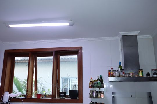 Cozinha de casa de condomínio para alugar com 4 quartos, 458m² em Jardim Indaia, Embu das Artes