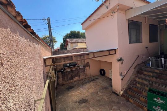 Área Externa de casa à venda com 4 quartos, 396m² em Esplanada, Belo Horizonte