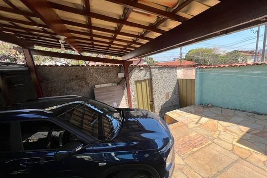 Garagem de casa à venda com 4 quartos, 396m² em Esplanada, Belo Horizonte