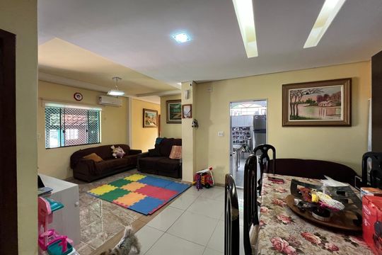 Casa à venda com 4 quartos, 396m² em Esplanada, Belo Horizonte