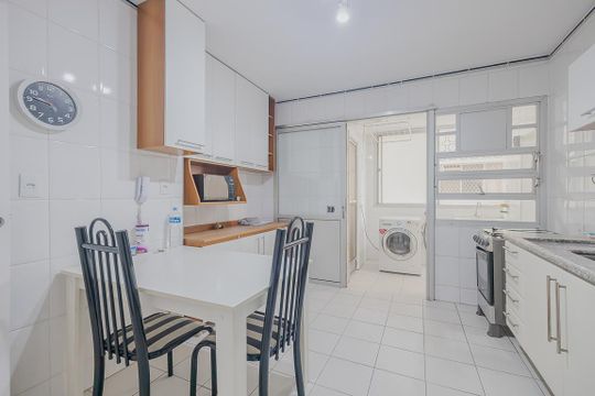 Cozinha de apartamento para alugar com 2 quartos, 106m² em Paraíso, São Paulo
