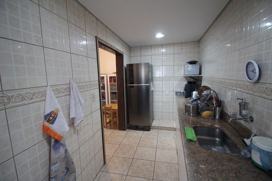 Cozinha de casa à venda com 3 quartos, 420m² em Inconfidentes, Contagem
