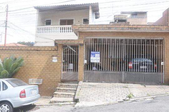 Fachada de casa para alugar com 1 quarto, 50m² em Vila Independencia, São Paulo