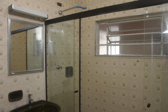 Banheiro de casa para alugar com 1 quarto, 50m² em Vila Independencia, São Paulo