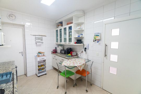 Cozinha de apartamento à venda com 4 quartos, 176m² em Vila da Saúde, São Paulo