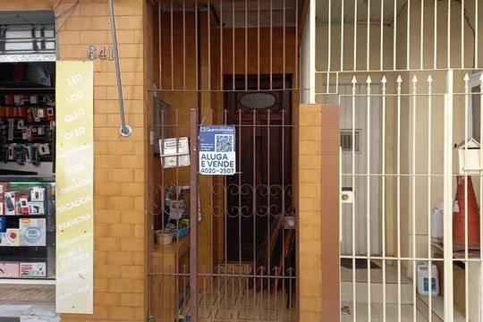 Fachada de casa à venda com 2 quartos, 80m² em Bom Retiro, São Paulo