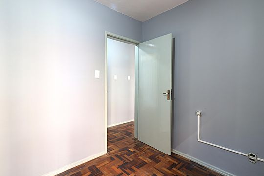 Quarto 1 de apartamento para alugar com 2 quartos, 60m² em Jardim Itu, Porto Alegre