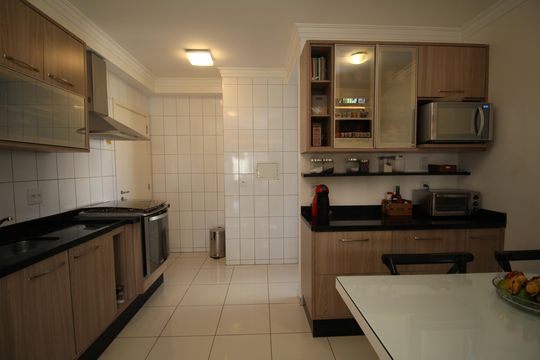Cozinha de apartamento à venda com 3 quartos, 122m² em Vila Andrade, São Paulo
