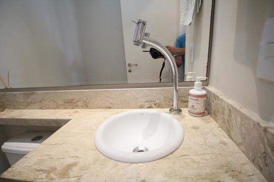 Lavabo de apartamento para alugar com 3 quartos, 122m² em Vila Andrade, São Paulo
