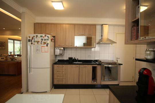 Cozinha de apartamento à venda com 3 quartos, 122m² em Vila Andrade, São Paulo