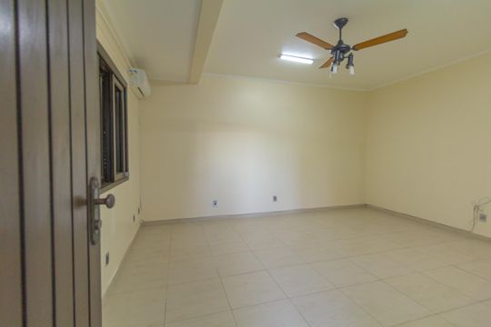 Sala 1 de casa para alugar com 6 quartos, 350m² em Harmonia, Canoas