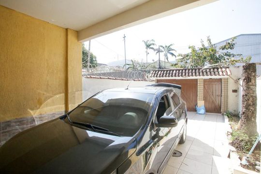 Garagem de casa à venda com 4 quartos, 194m² em Taquara, Rio de Janeiro