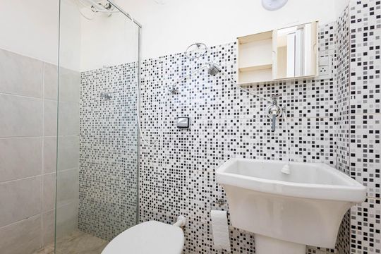 Banheiro de apartamento à venda com 1 quarto, 36m² em Bela Vista, São Paulo