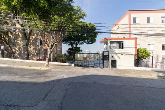 Fachada de apartamento à venda com 2 quartos, 55m² em Vila Regina, São Paulo