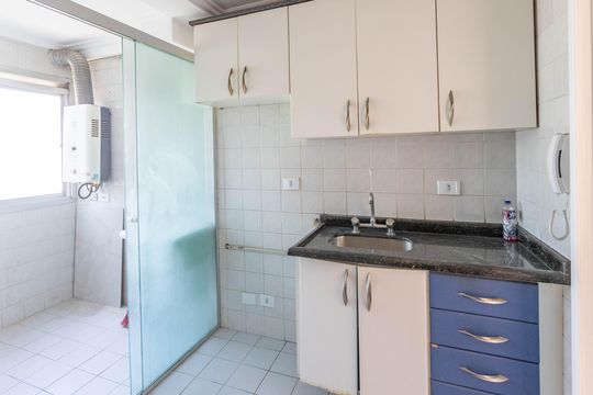 Cozinha de apartamento para alugar com 2 quartos, 50m² em Centro, Diadema