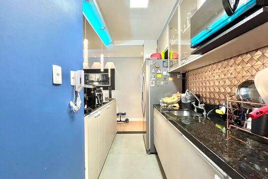 Cozinha de apartamento à venda com 2 quartos, 56m² em Jardim Prudência, São Paulo