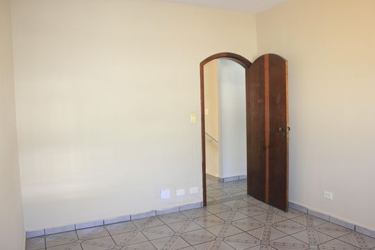 Quarto 2 de casa à venda com 4 quartos, 400m² em Jardim Vila Galvao, Guarulhos