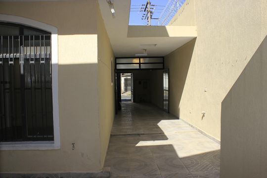 Lavanderia/Quintal de casa à venda com 4 quartos, 400m² em Jardim Vila Galvao, Guarulhos