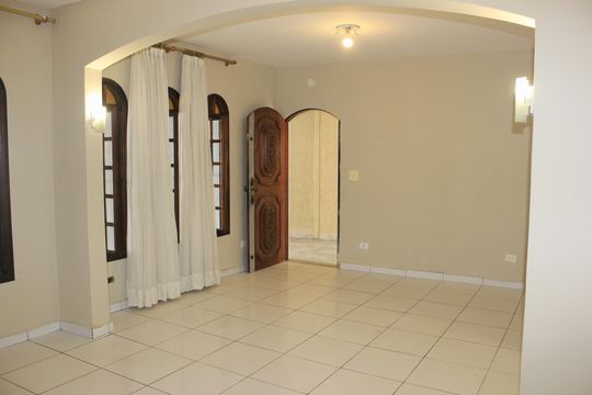 Sala de casa à venda com 4 quartos, 400m² em Jardim Vila Galvao, Guarulhos