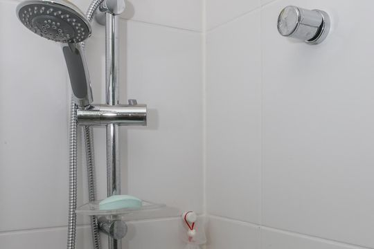 Banheiro Social de apartamento à venda com 2 quartos, 76m² em Vila Anastácio, São Paulo