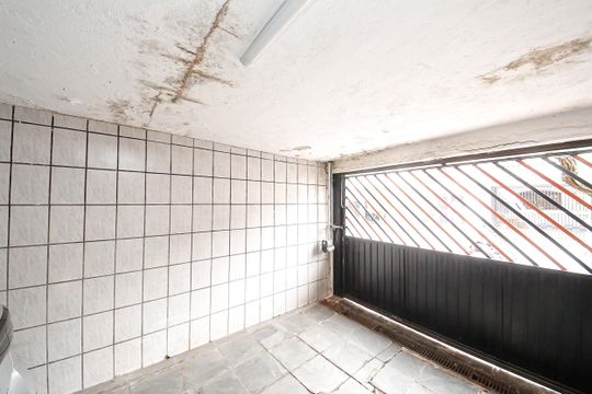 Garagem de casa à venda com 4 quartos, 220m² em Jardim Cotiana, São Paulo