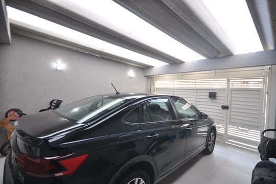 Garagem de casa à venda com 3 quartos, 150m² em Vila Guilherme, São Paulo