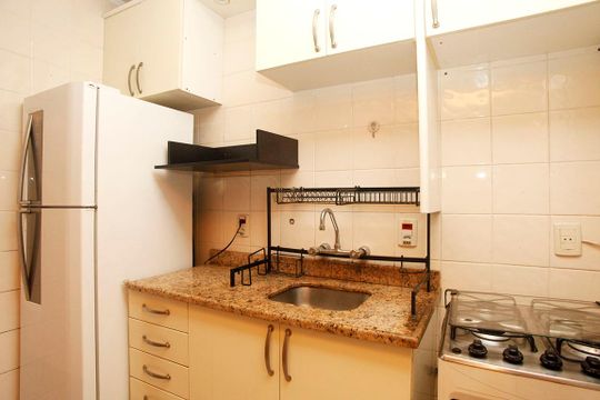 Cozinha de apartamento à venda com 2 quartos, 59m² em Petrópolis, Porto Alegre