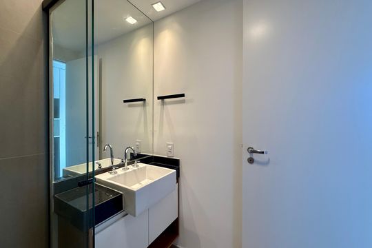 Banheiro de kitnet/studio à venda com 0 quarto, 19m² em Santo Amaro, São Paulo